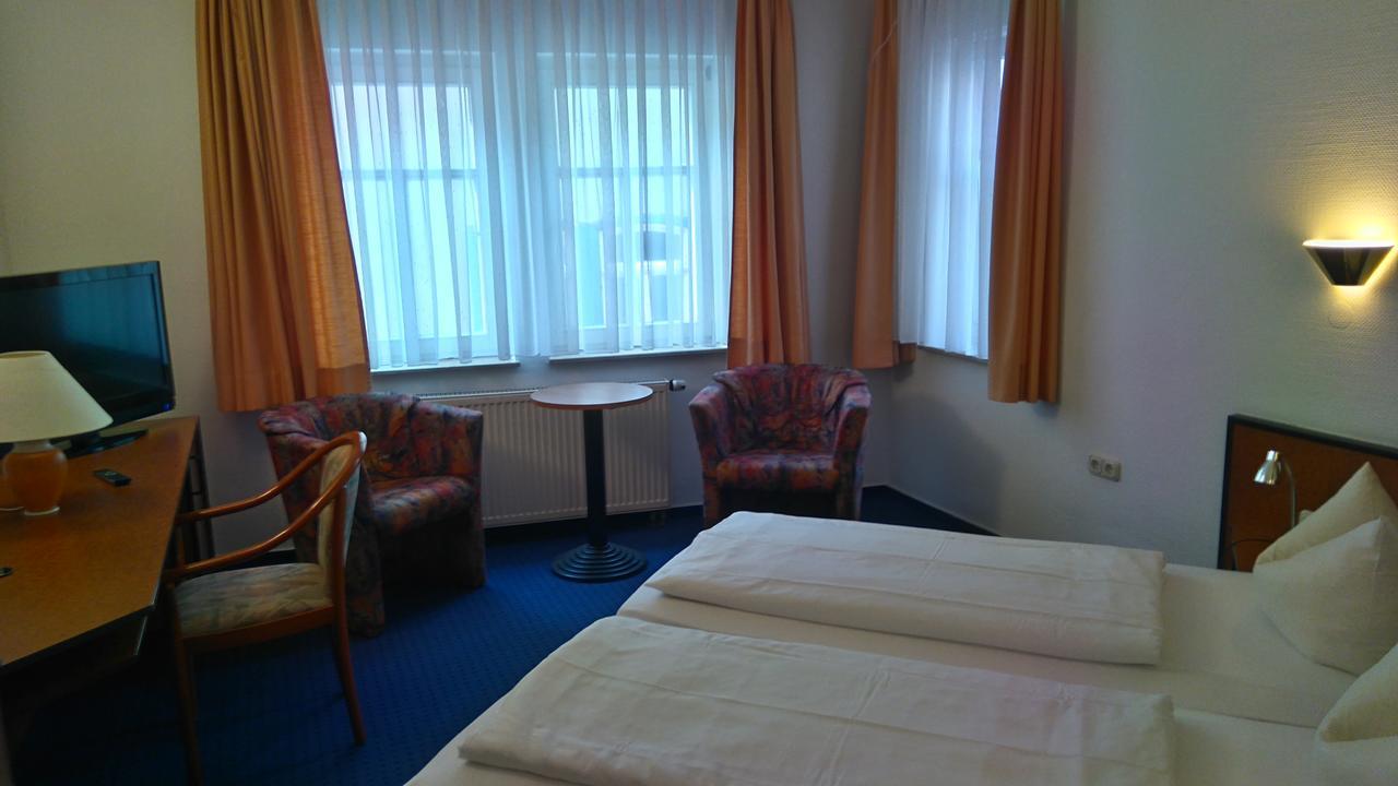 Hotel Loewensteiner Hof Haus Am Neuplatz Wertheim Esterno foto
