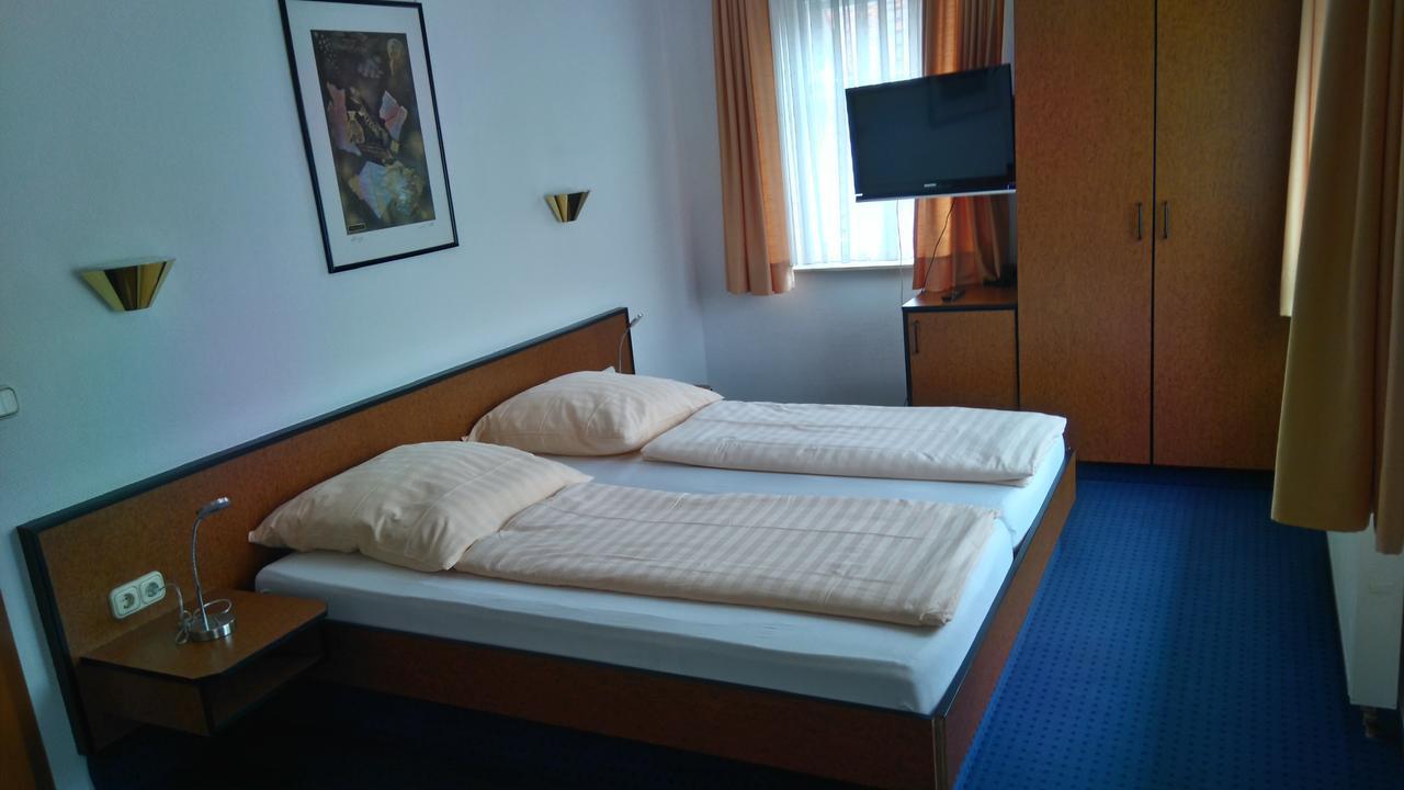 Hotel Loewensteiner Hof Haus Am Neuplatz Wertheim Esterno foto